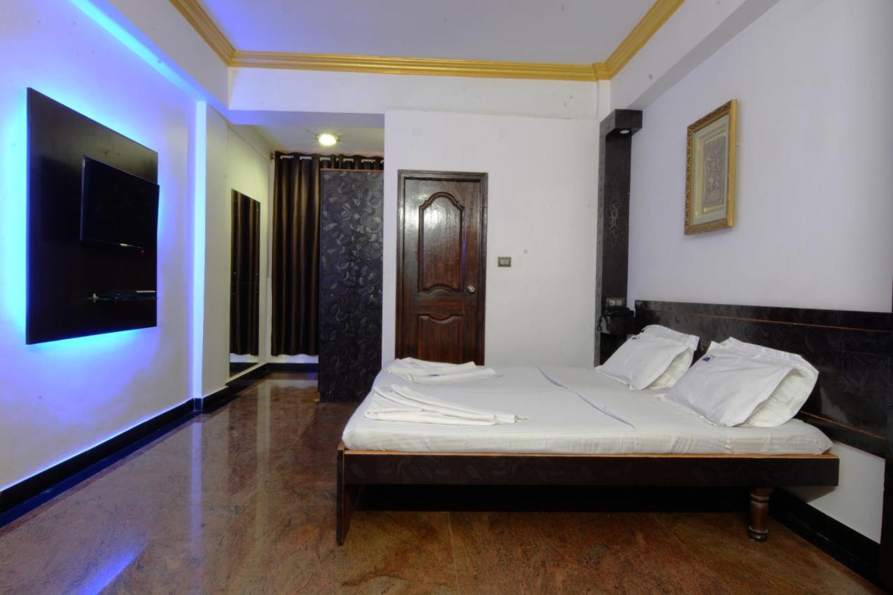 Hotel Deva Residency Бангалор Екстериор снимка